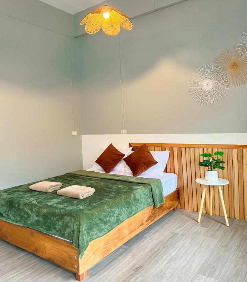 Private Room With Share Bathroom At Little Wild House Khaosok Khao Sok National Park Exterior photo