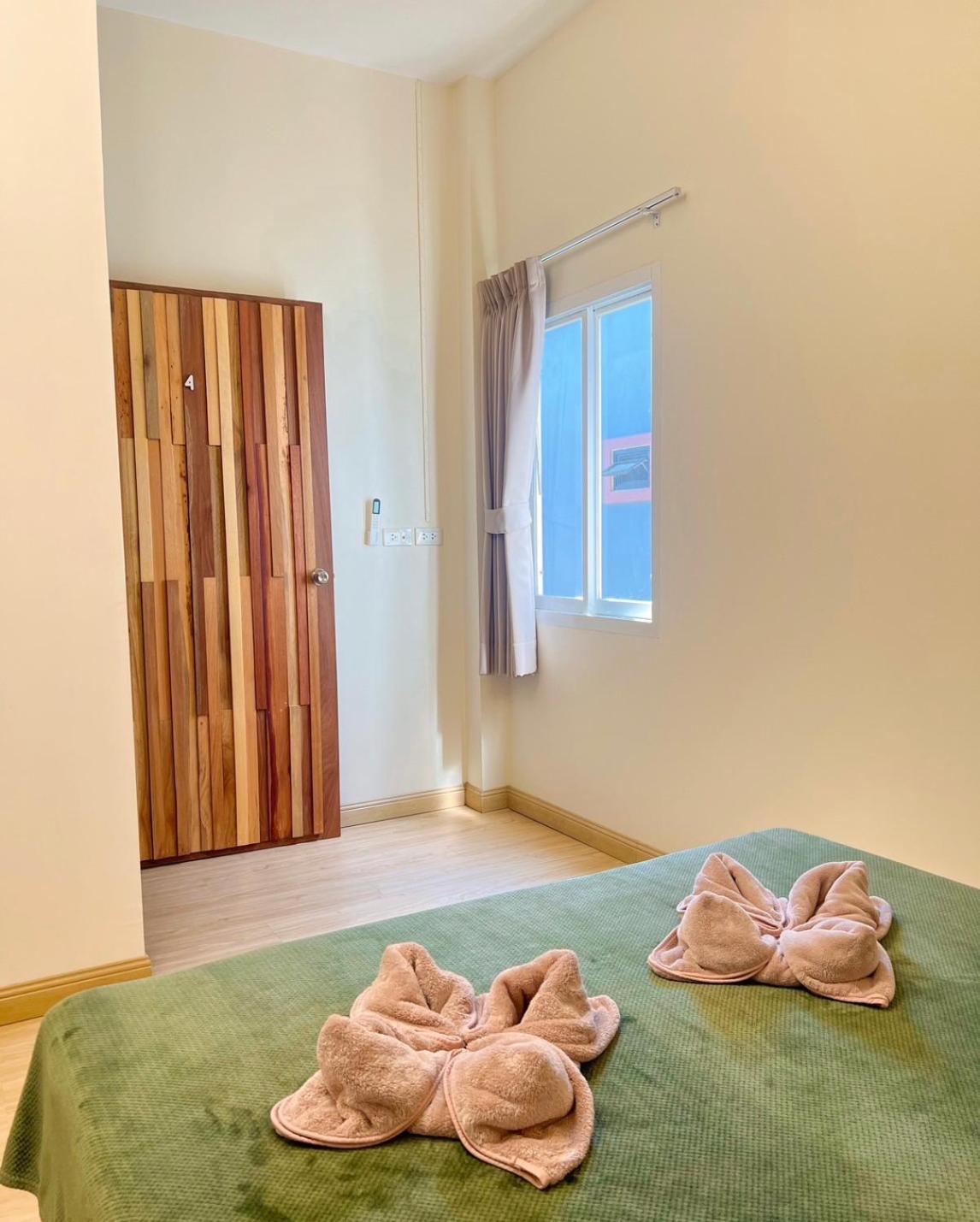 Private Room With Share Bathroom At Little Wild House Khaosok Khao Sok National Park Exterior photo